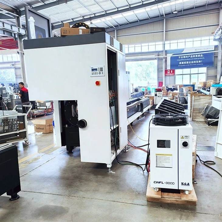 china square tube fiber laser cutting machine(001)